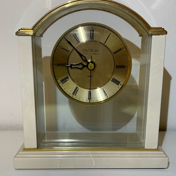 Danbury quartz mantle clock - Picture 1 of 3